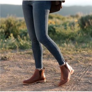 Nisolo Classic Chelsea Commuter Boot Brown Leather Booties Womens Size 6.5 EUC